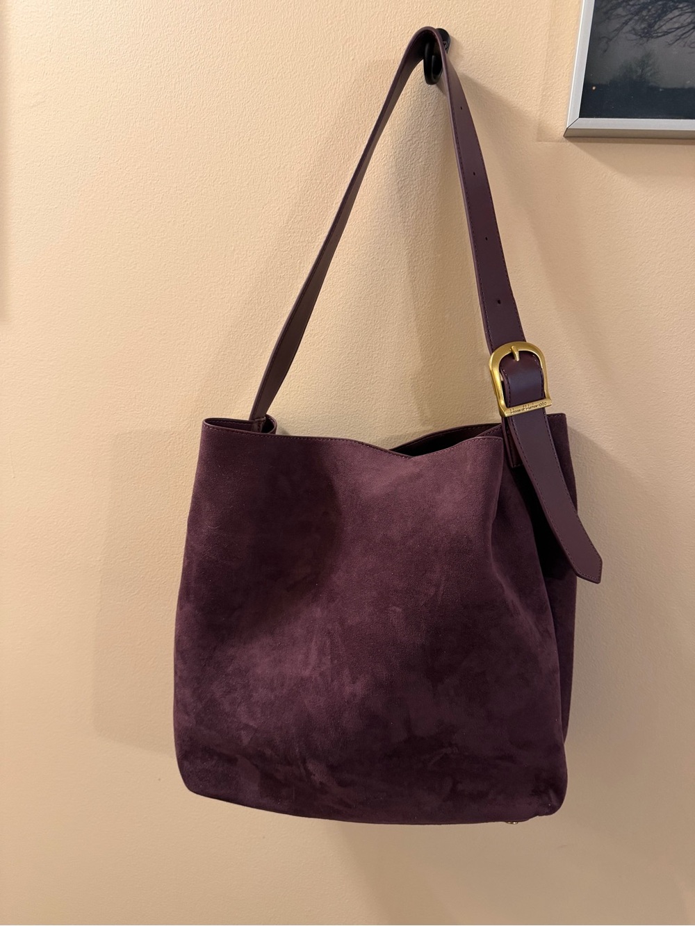 House of Harlow Suede Shoulder Bag in Deep Plum and matching cardholder wallet - Picture 3 of 14